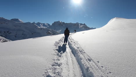 Esquí-En-Polvo-En-Los-Alpes,-Lech-Am-Arlberg,-Vorarlberg,-Austria