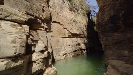 los famosos cañones del parque nacional de capitolio en minas gerais, brasil