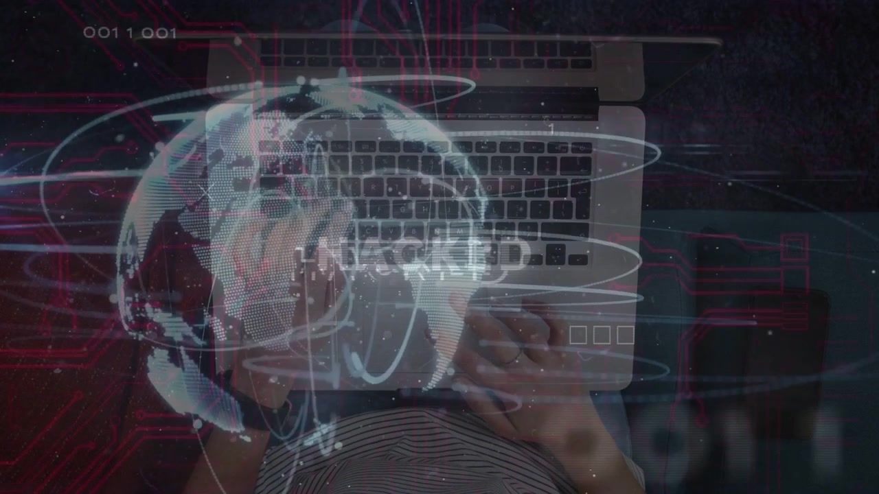 Una donna inizia a digitare su un laptop, mentre un globo si espande e anelli si muovono, con il testo 'HACKED' che segnala una violazione della sicurezza.