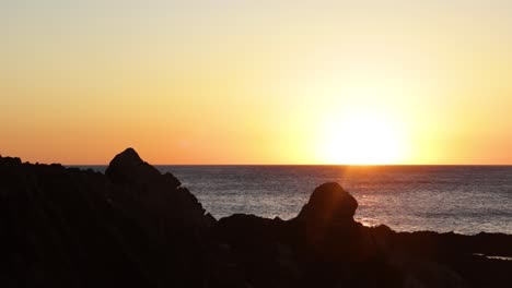 Timelapse-De-Una-Puesta-De-Sol-Sobre-El-Océano-En-El-Punto-Más-Meridional-De-Australia