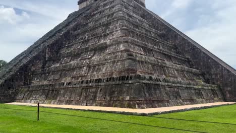 chichen itza pyramid: ancient mayan ruins in mexico