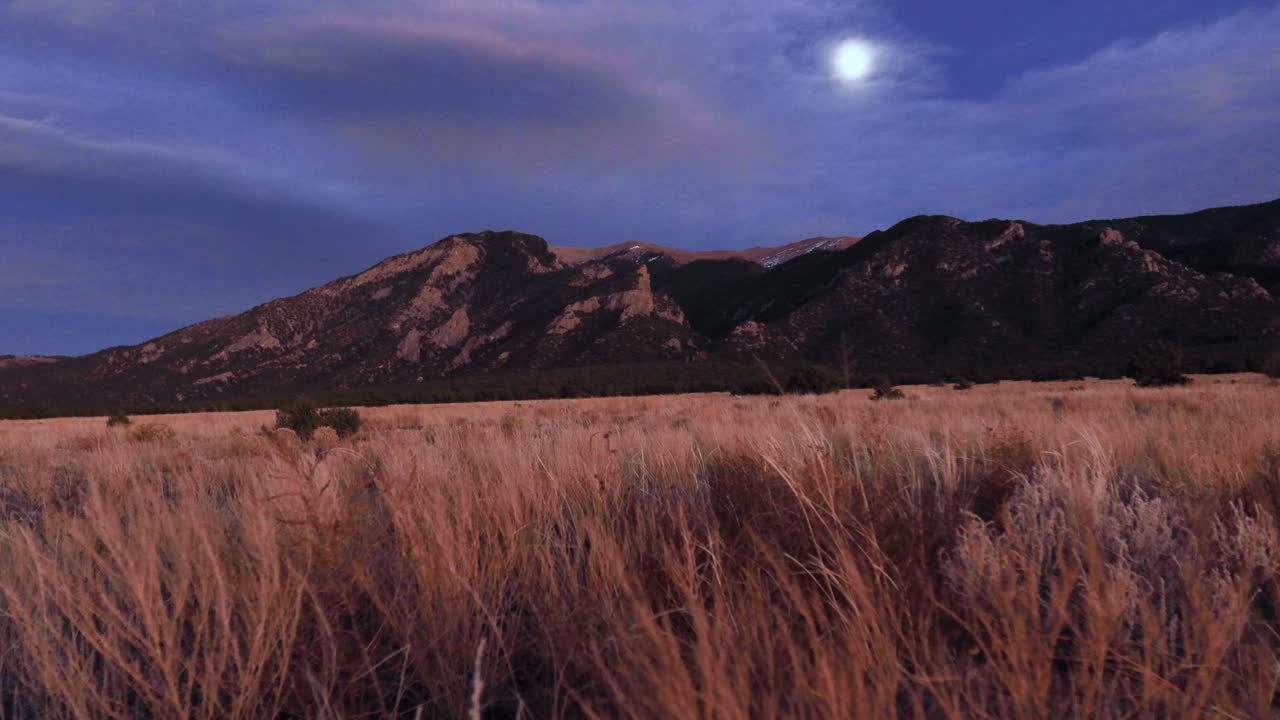 Luna al Parco Nazionale delle Grandi Sabbie - Dolly 4K.