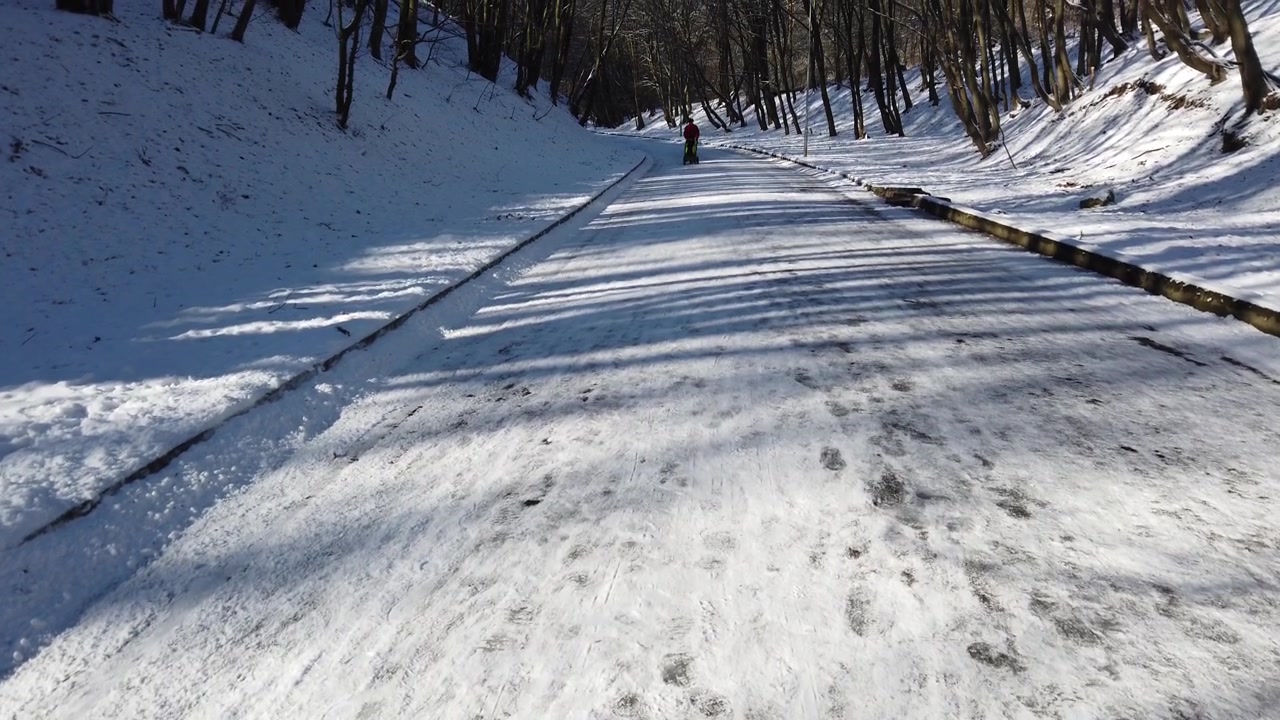 Winter road. Shooting in the movement.