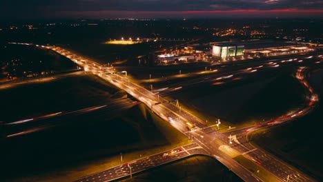 Hyperlapse-Aus-Der-Luft,-Der-Gebäude,-Autos-Und-Die-Stadtlandschaft-Zeigt