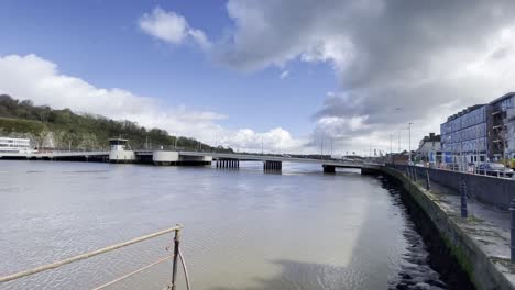 Reisbrücke-Waterford,-Irland-über-Den-Suir-River