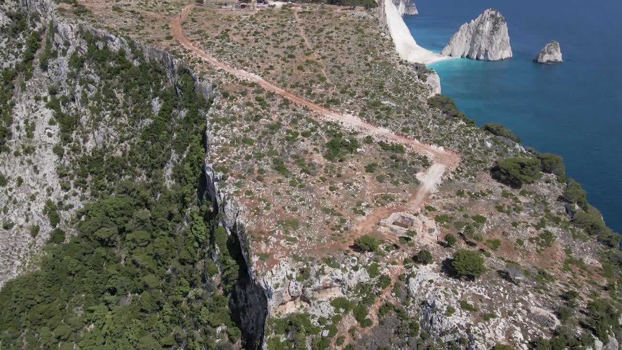 패닝 아래 자킨토스 절벽 경로