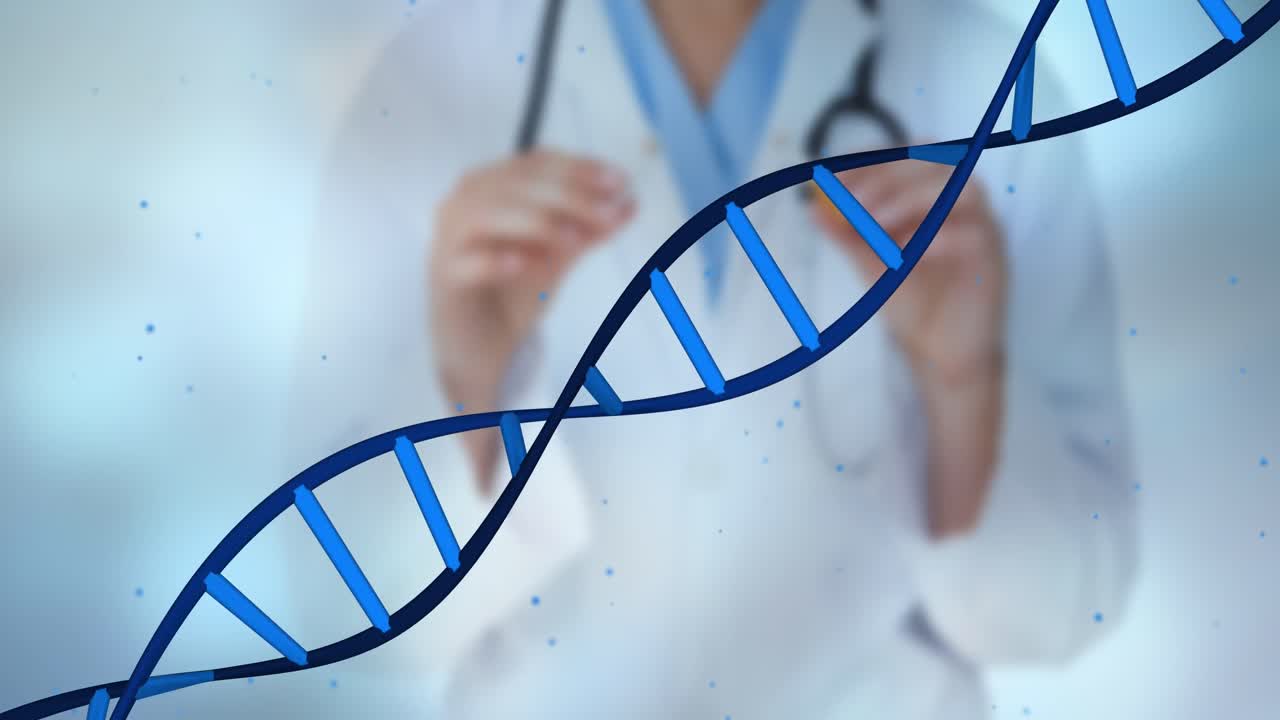 animación de la cadena de adn sobre una doctora caucásica