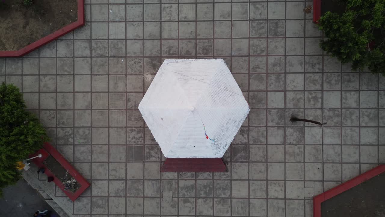 en un pueblo mágico mexicano la vista desde un avión no tripulado es un lugar espectacular que captura la plaza de la ciudad