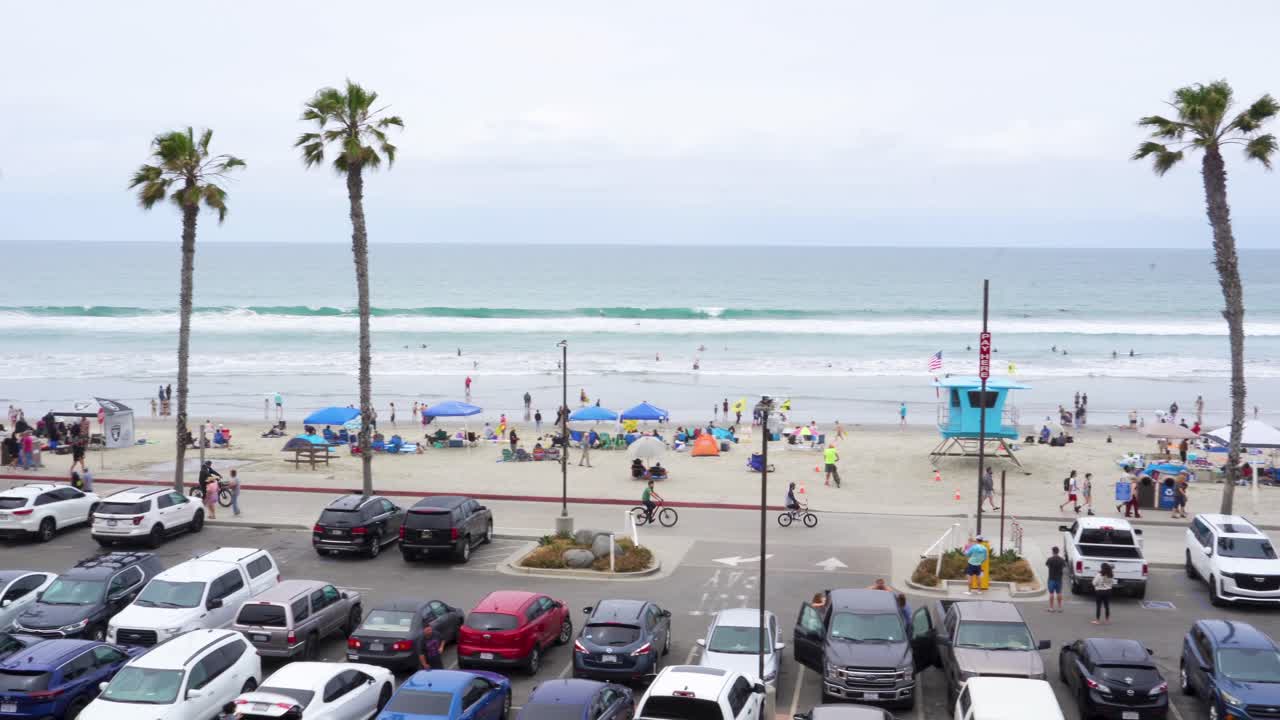 캘리포니아 주 칼스바드 의 매혹적 인 해안 아름다움 에서 숨겨진 보물 을 발견 하는 것