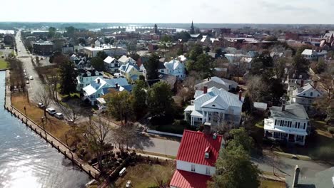casas a lo largo del río neuse en new bern nc, carolina del norte