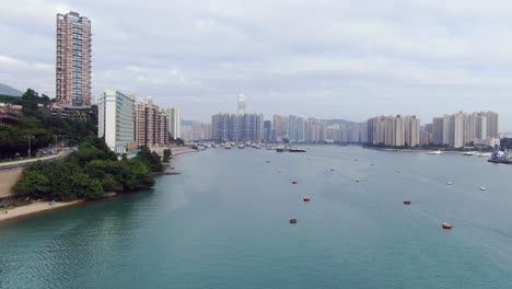 Bahía-De-Hong-Kong-Y-Horizonte-En-Un-Hermoso-Día,-Vista-Aérea