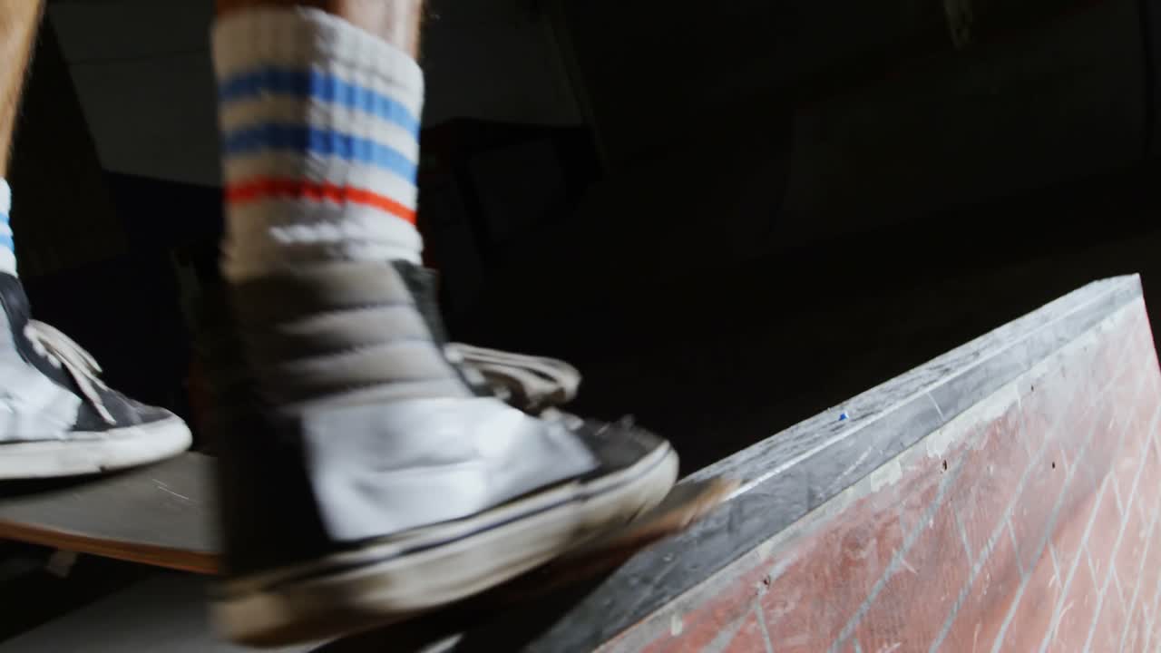 hombre practicando patinaje 4k