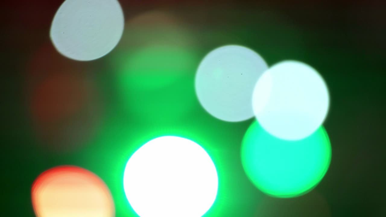 luz multicolor en un festival de música. iluminación del escenario. espectáculo de luces