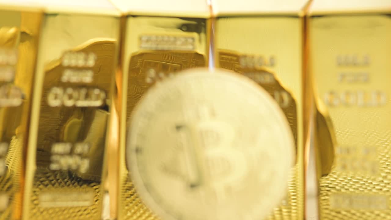 전면 비트 코인의 슬로우 모션 샷 확대