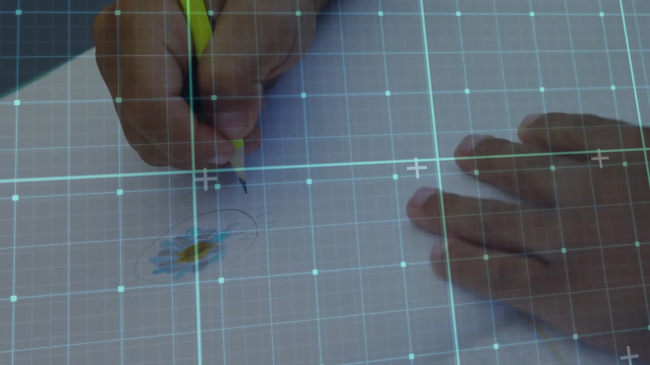 Matita meccanica che entra nell'inquadratura toccando la carta, mano che disegna un arco su un segno colorato per uno schizzo.
