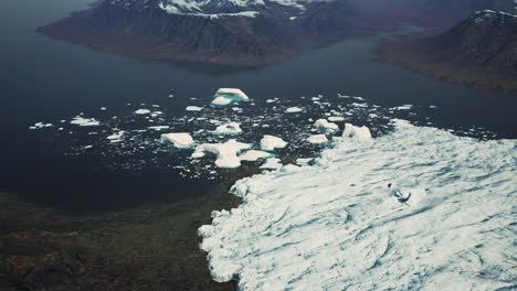 vista panorámica del gran glaciar en alaska