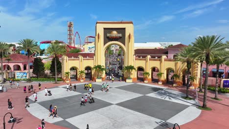 entrance to universal studios florida theme park