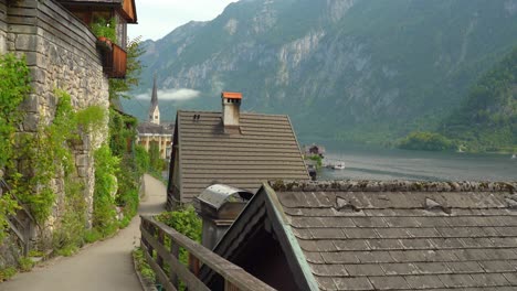 Schmaler-Weg,-Der-Zum-Zentrum-Des-Dorfes-Hallstatt-Führt