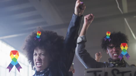 animación de cintas de arco iris sobre las manos de manifestantes afroamericanos masculinos y femeninos