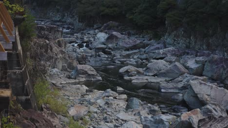 Mukogawa-fluss-Durch-Takedao-wanderweg,-Hyogo-Japan