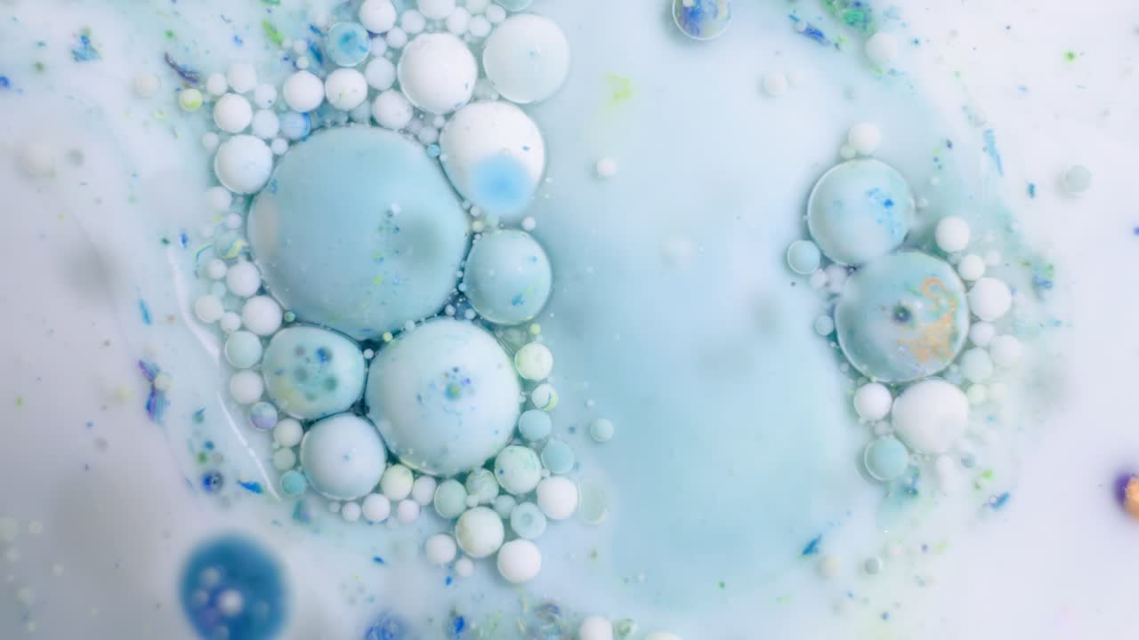 거품을 가진 추상적인 액체 예술