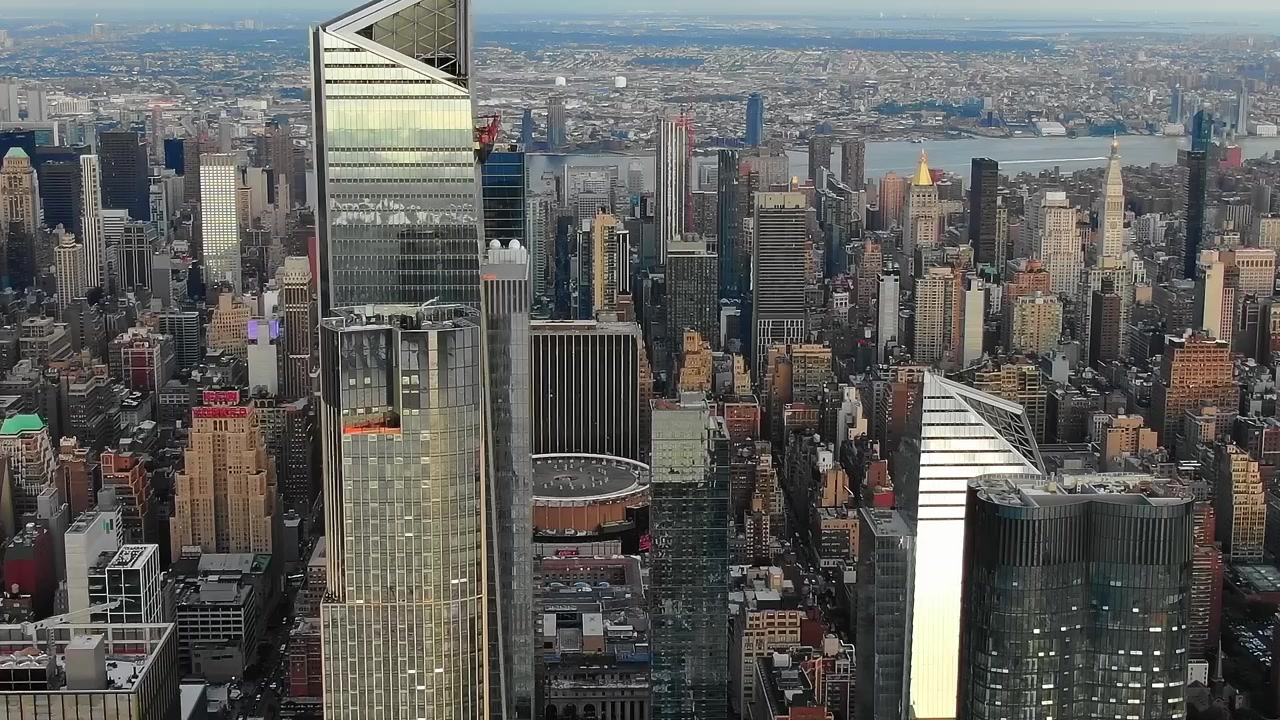 Vista dello skyline di New York City che mostra edifici e strade