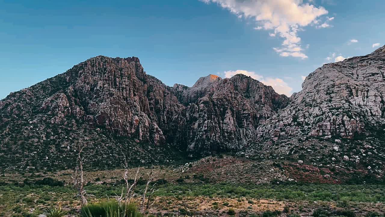 el atardecer del cañón de la roca roja