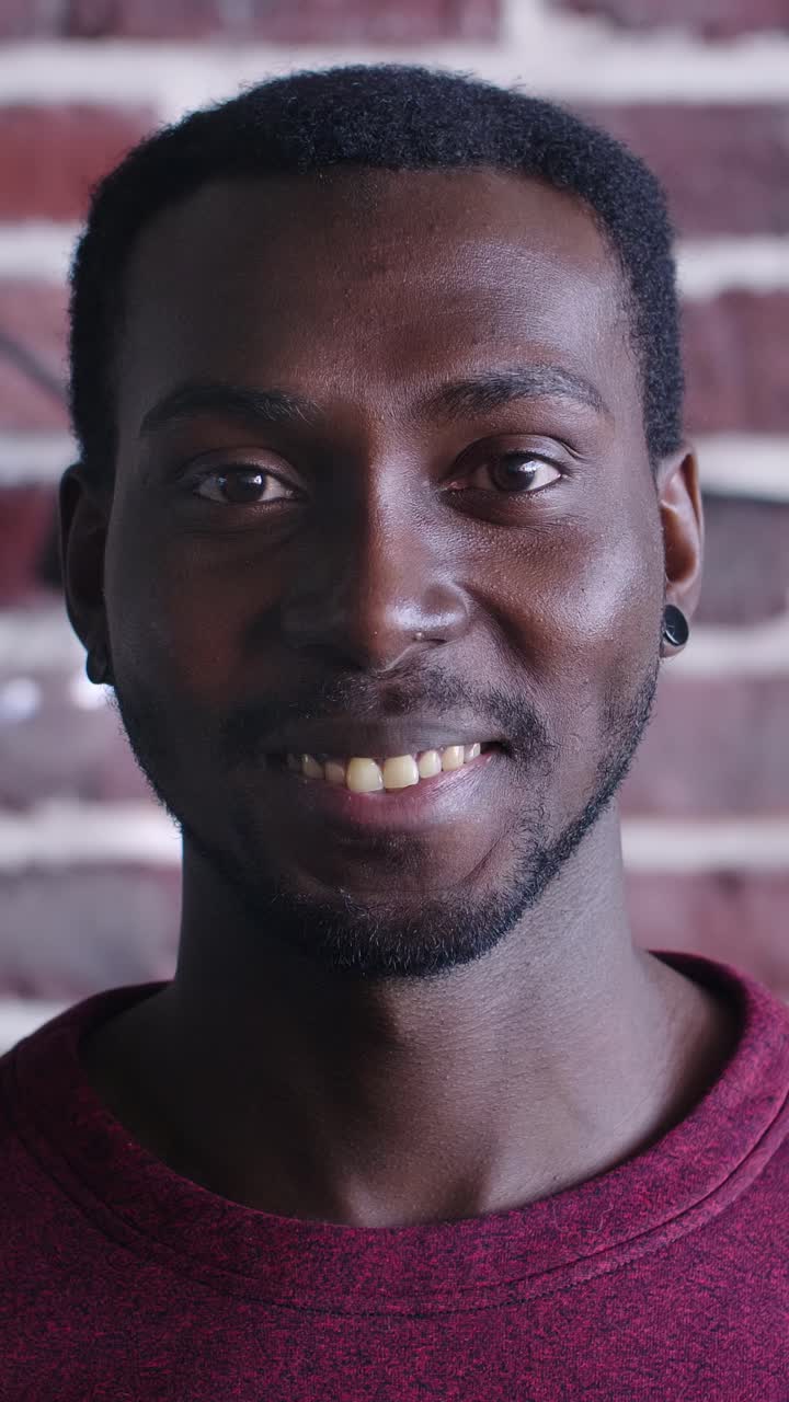 Retrato de un hombre sonriente