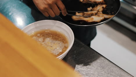 Japanese-chef-making-ramen-,--Slow-Motion