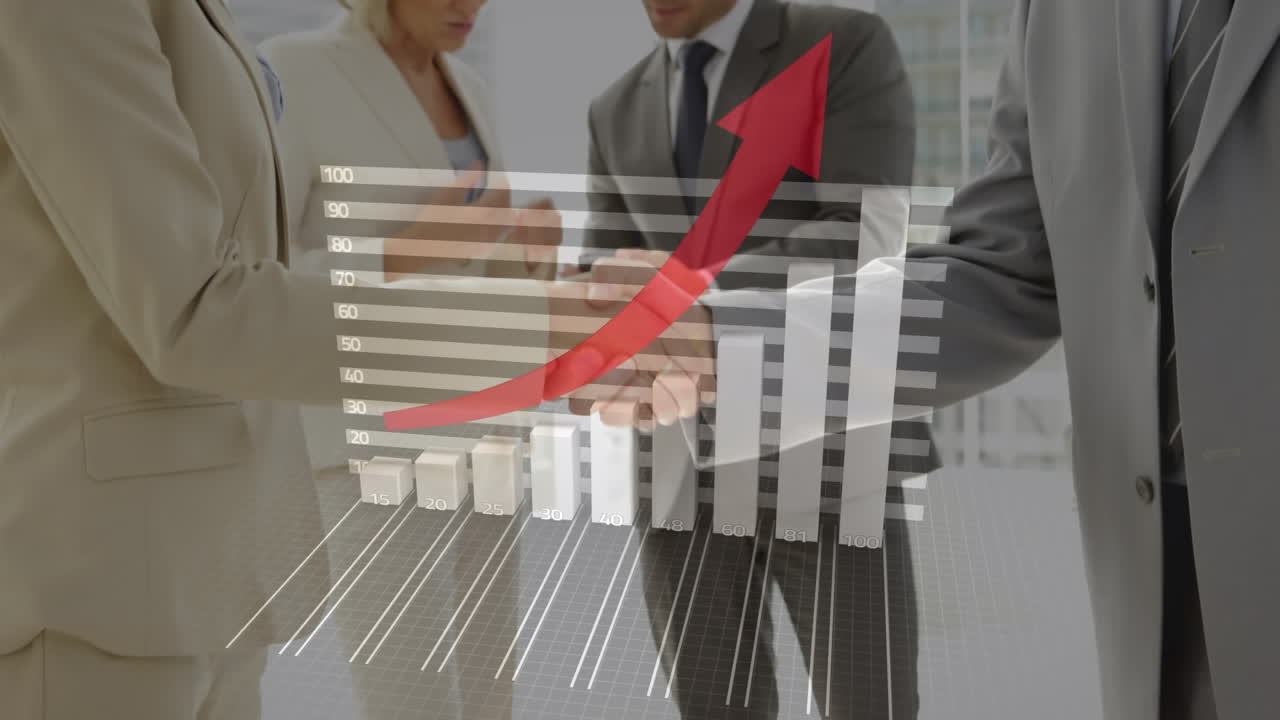 procesamiento de datos estadísticos contra un hombre de negocios caucásico y una mujer de negocios que se dan la mano