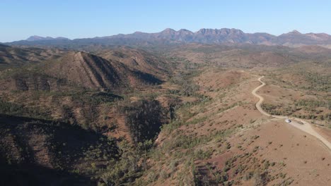 vista aérea idílico valle, bunyeroo gorge en el parque nacional de los rangos de flinders