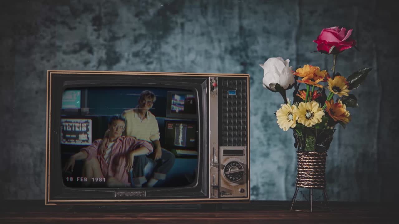 En moderne videoskabelon designet til gammelt tv-introindhold