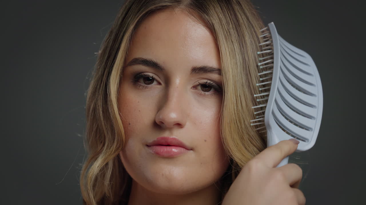 머리를 는 여자