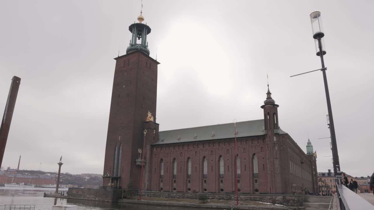 Tukholman kunnan kuuluisa rannalla sijaitseva kaupungintalo Tukholmassa, Ruotsissa