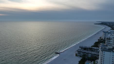 Shoreline-pan-on-a-hazy-florida-sunset