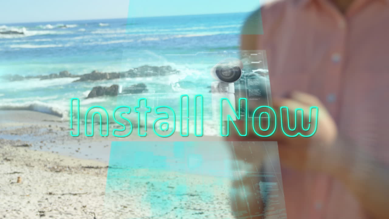 animación de instalar ahora procesamiento de texto y datos contra la sección media de la mujer usando teléfono inteligente.