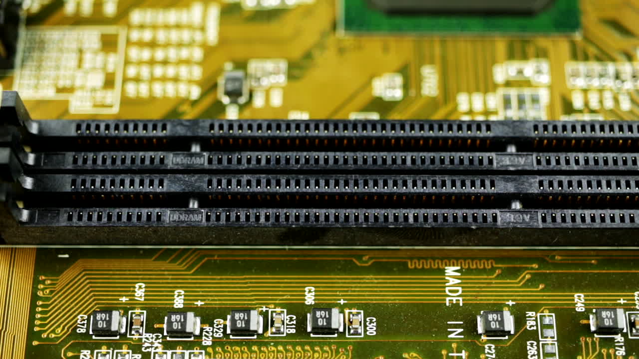 전자 보드의 터미널 블록을 닫습니다.