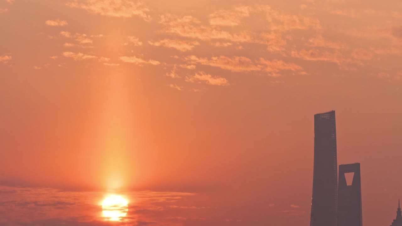 실루과 함께 해가 지는 상하이 랜드마크 배경, 타임 스 4k 영상