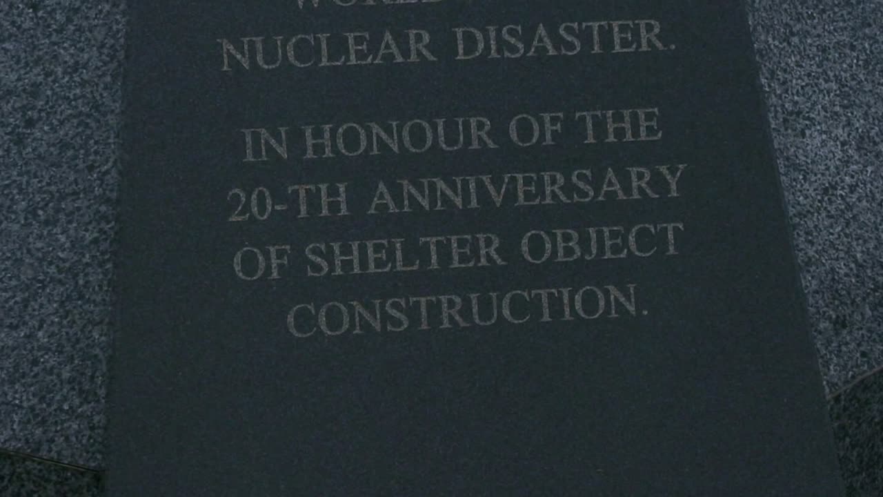una placa honra el desastre en chernobyl