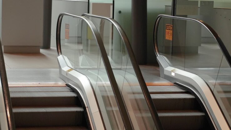 Escada rolante em movimento no Museu de Melbourne