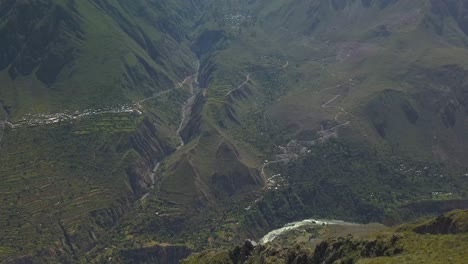 Toma-Aérea-Del-Cañón-Del-Colca-4K