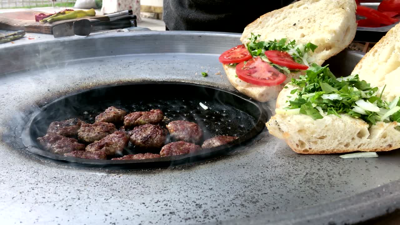 터키 야외 스타일의 고기 어리