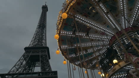 torre eiffel y carrusel