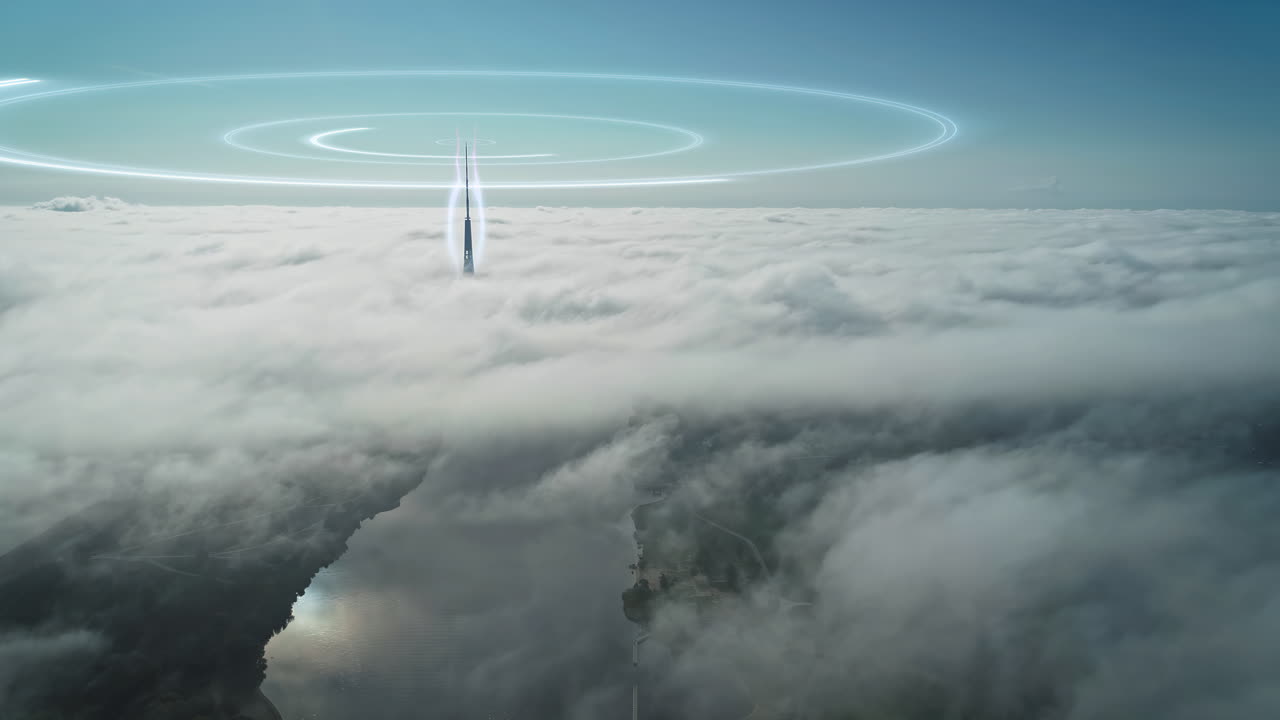 antena de torre que crea un halo digital por encima de las nubes naturales