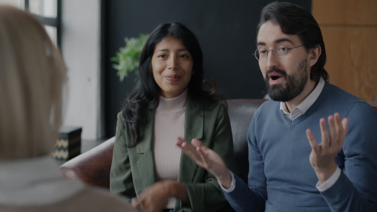 en una sesión de terapia de pareja