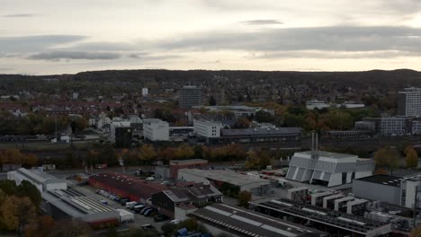 Paisaje-Urbano-Aéreo-De-Drones-De-Una-Ciudad-Alemana-Típica