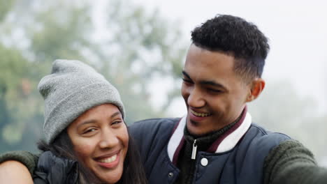 Happy-couple,-travel-and-selfie-in-nature