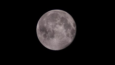 Super-Luna-Llena-De-Invierno-En-El-Cielo-Nocturno-Nublado-A-Cámara-Lenta