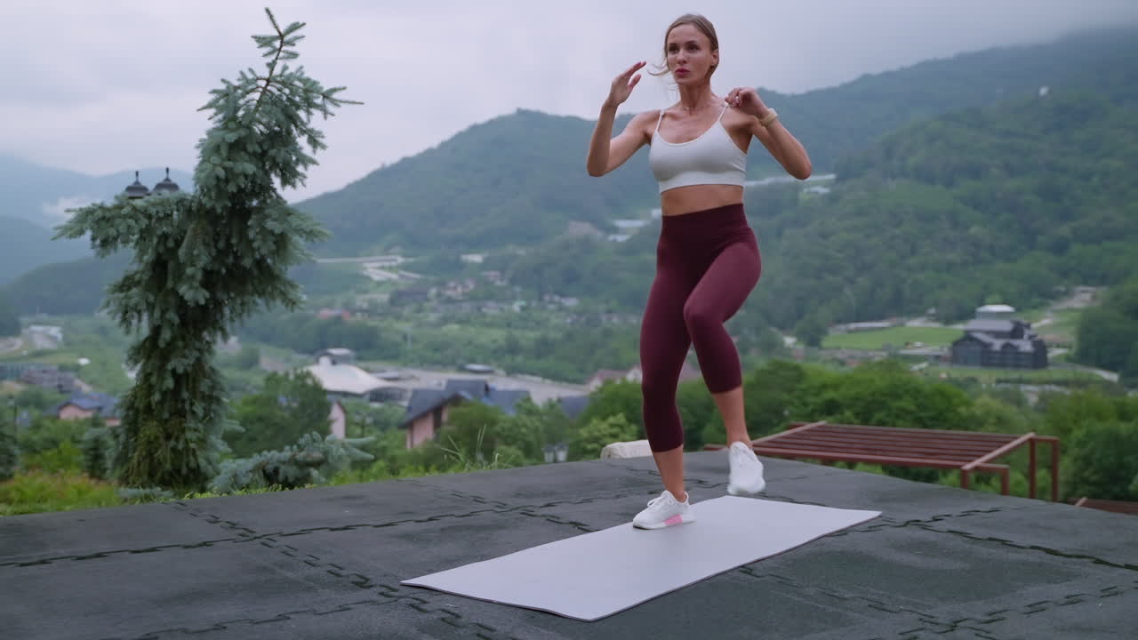 산에서 야외 운동