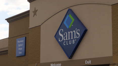 close up of a sam's club entrance sign.